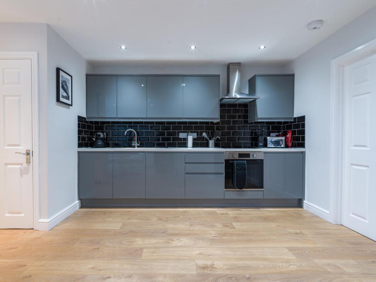 Charming 3-Bed House In Newcastle Upon Tyne Villa Exterior photo